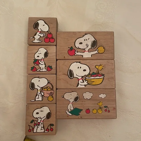 SNOOPY　1965 1966 made in USA Amazon.com: The Complete Peanuts 1965-1966: 9781560977247